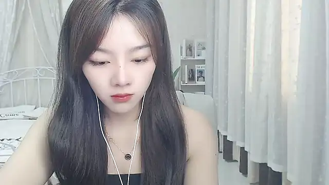 Snapshot of Jenny-Z chatting on May 2026 01:44:01 AM Jenny-Z online show from May 2026 01:44:01 AM