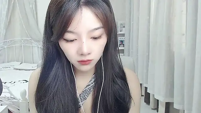 Snapshot of Jenny-Z chatting on May 2026 01:47:02 AM Jenny-Z online show from May 2026 01:47:02 AM