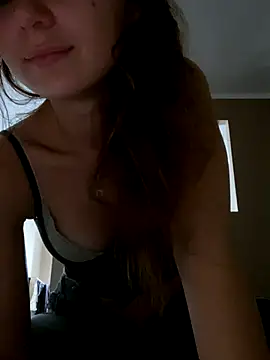 QuitieLia online show from October 2025 09:26:02 AM