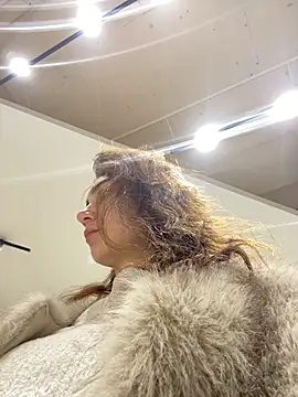 QuitieLia online show from January 2026 08:08:01 AM