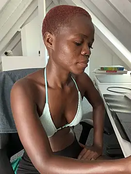 petiteebony 81 online show from July 2026 12:53:02 PM