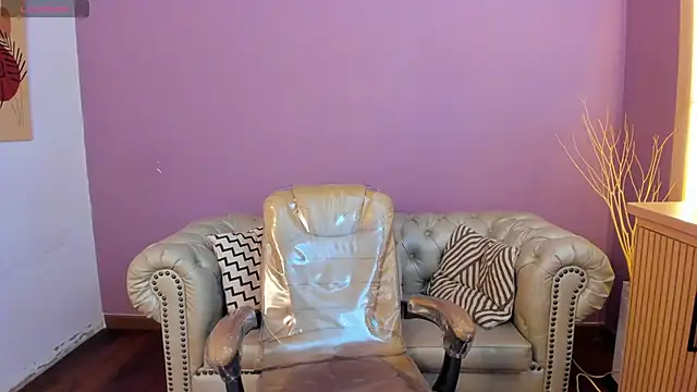 taylor bennet online show from October 2025 12:13:02 PM