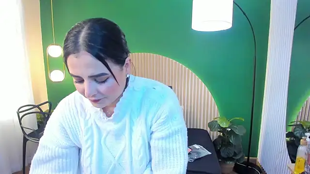 taylor bennet online show from December 2025 11:49:02 AM