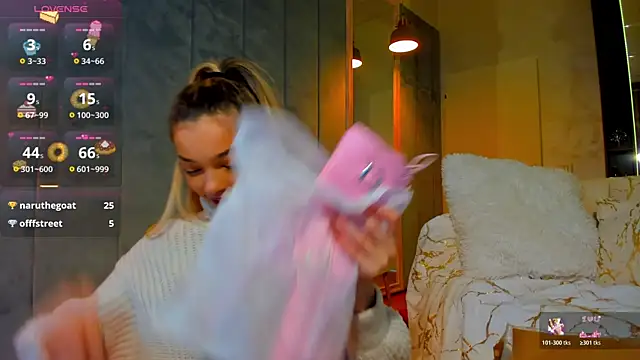 Snapshot of Sassy_Teen chatting on November 2025 10:39:02 AM Sassy Teen online show from November 2025 10:39:02 AM