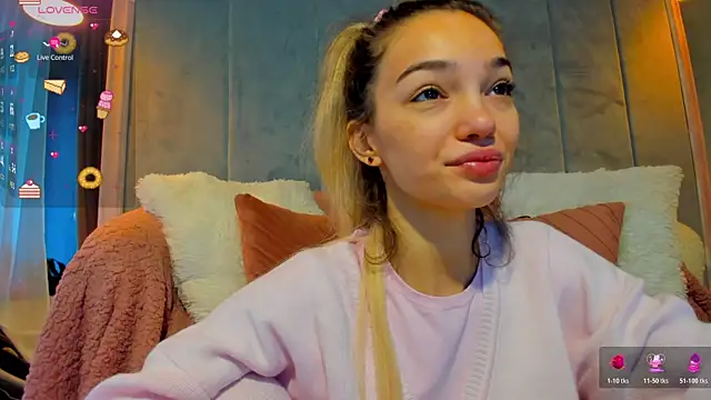 Snapshot of Sassy_Teen chatting on December 2025 06:53:02 AM Sassy Teen online show from December 2025 06:53:02 AM