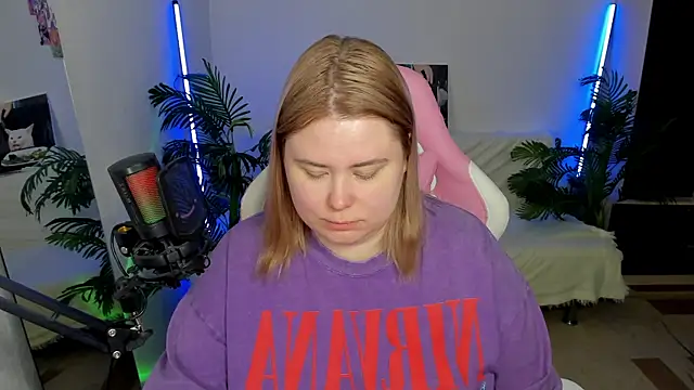 Snapshot of Akemi_BBW chatting on February 2025 12:48:02 AM Akemi BBW online show from February 2025 12:48:02 AM