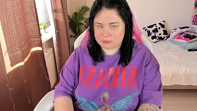 Snapshot of Akemi_BBW chatting on November 2025 06:58:02 AM Akemi BBW online show from November 2025 06:58:02 AM