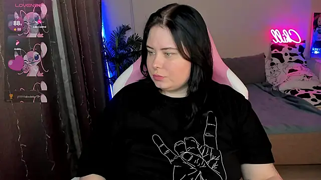 Snapshot of Akemi_BBW chatting on November 2025 04:40:02 PM Akemi BBW online show from November 2025 04:40:02 PM