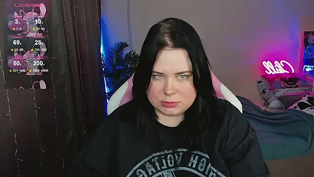 Snapshot of Akemi_BBW chatting on November 2025 04:46:02 AM Akemi BBW online show from November 2025 04:46:02 AM