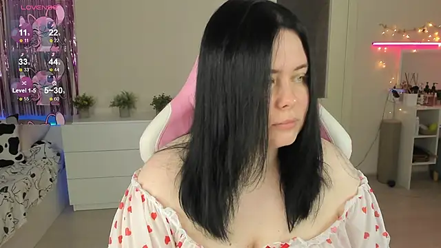 Snapshot of Akemi_BBW chatting on June 2026 12:47:02 PM Akemi BBW online show from June 2026 12:47:02 PM