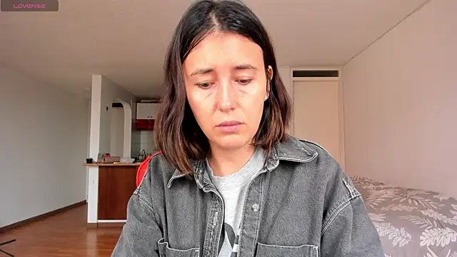 zoe jeane beker online show from December 2024 09:28:01 PM