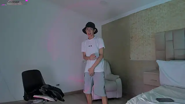 DereckCooperr online show from January 2025 12:55:02 AM