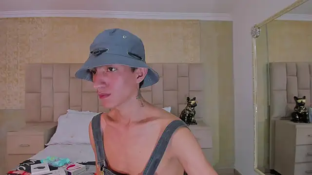 DereckCooperr online show from January 2025 10:44:02 PM