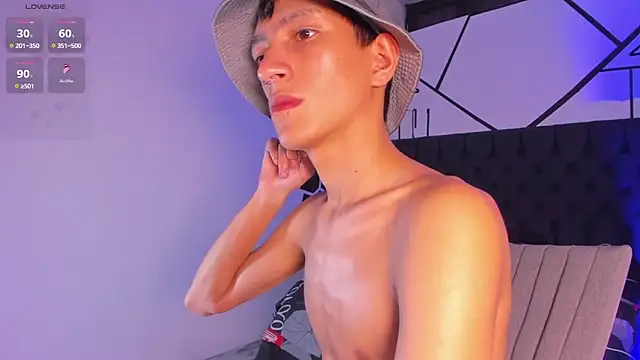 DereckCooperr online show from January 2025 02:47:02 AM