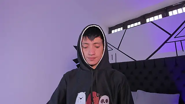 DereckCooperr online show from February 2025 09:39:02 PM