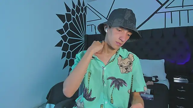 DereckCooperr online show from February 2025 09:17:01 PM