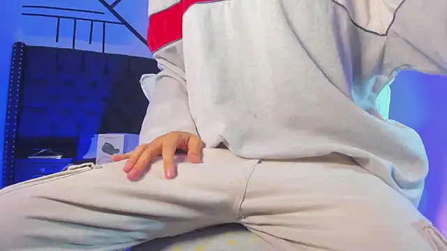 DereckCooperr online show from February 2025 10:14:02 PM