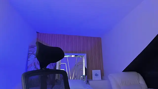 DereckCooperr online show from April 2026 09:39:33 PM