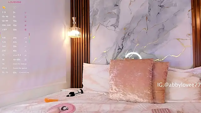 Gabbyy  online show from December 2025 04:24:01 PM