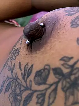 MariaLorenaah online show from December 2025 04:23:02 PM