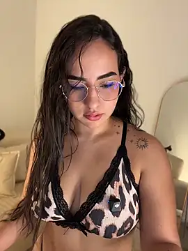 Snapshot of anniesweet02 chatting on May 2026 01:19:01 PM anniesweet02 online show from May 2026 01:19:01 PM