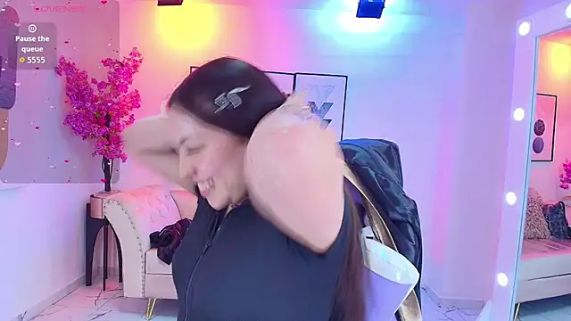 Isa reel online show from November 2025 07:13:02 PM