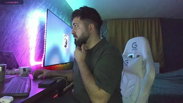 Snapshot of Eduu2322 chatting on February 2026 10:36:02 PM Eduu2322 online show from February 2026 10:36:02 PM