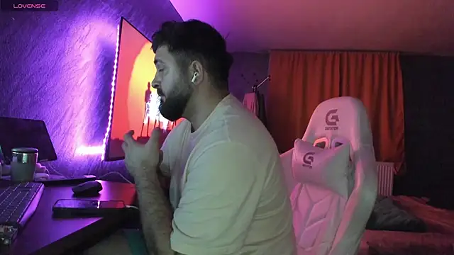 Snapshot of Eduu2322 chatting on February 2026 10:14:02 PM Eduu2322 online show from February 2026 10:14:02 PM