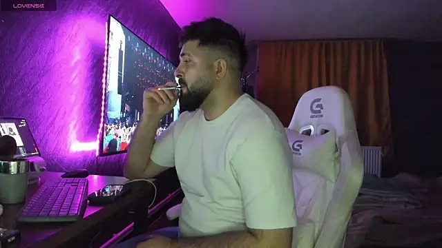 Snapshot of Eduu2322 chatting on February 2026 10:16:01 PM Eduu2322 online show from February 2026 10:16:01 PM