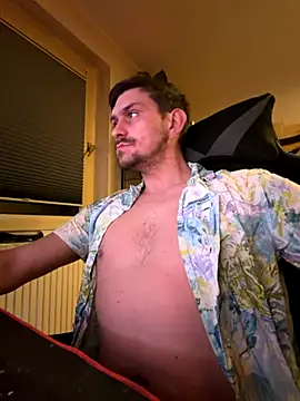 Snapshot of Shaiiboy chatting on December 2025 04:17:02 AM Shaiiboy online show from December 2025 04:17:02 AM