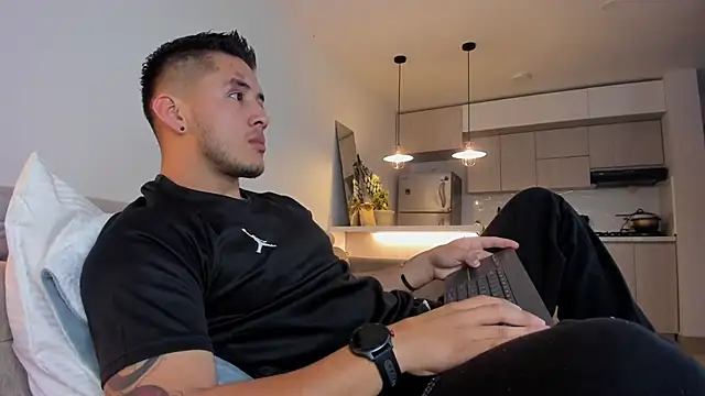 Snapshot of Chriskyle_ chatting on December 2024 11:11:02 AM Chriskyle online show from December 2024 11:11:02 AM