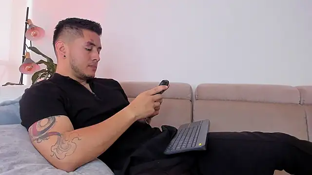 Snapshot of Chriskyle_ chatting on December 2024 01:20:02 PM Chriskyle online show from December 2024 01:20:02 PM