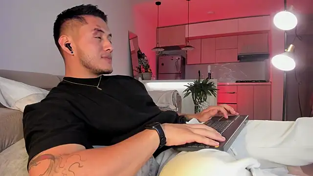 Snapshot of Chriskyle_ chatting on March 2025 04:03:02 AM Chriskyle online show from March 2025 04:03:02 AM