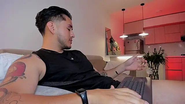 Snapshot of Chriskyle_ chatting on September 2025 12:12:01 AM Chriskyle online show from September 2025 12:12:01 AM