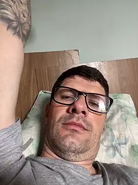 Snapshot of Juliano2289 chatting on April 2026 03:56:01 PM Juliano2289 online show from April 2026 03:56:01 PM