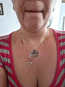 Snapshot of Gimena41 chatting on September 2025 03:45:02 PM Gimena41 online show from September 2025 03:45:02 PM