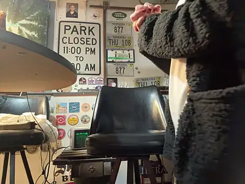 LilBit1975 online show from October 2025 06:58:02 AM