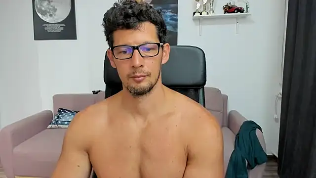 Snapshot of BrutusK08 chatting on September 2025 05:45:02 AM BrutusK08 online show from September 2025 05:45:02 AM