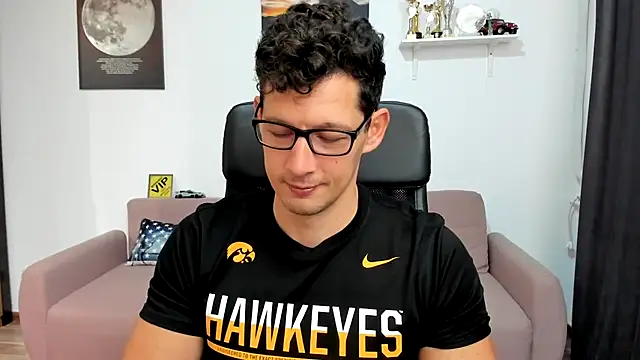 Snapshot of BrutusK08 chatting on November 2025 08:55:01 AM BrutusK08 online show from November 2025 08:55:01 AM