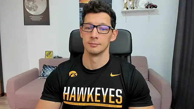 Snapshot of BrutusK08 chatting on November 2025 08:31:01 AM BrutusK08 online show from November 2025 08:31:01 AM