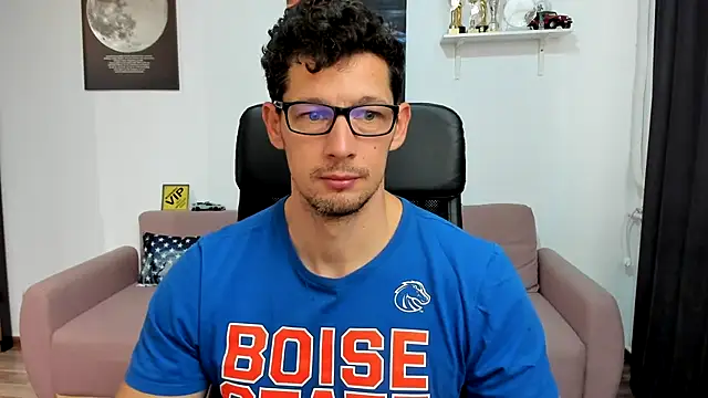 Snapshot of BrutusK08 chatting on November 2025 09:53:02 AM BrutusK08 online show from November 2025 09:53:02 AM