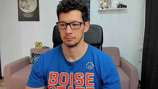 Snapshot of BrutusK08 chatting on November 2025 08:03:02 AM BrutusK08 online show from November 2025 08:03:02 AM