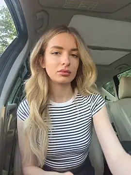 Snapshot of EvieEvans chatting on May 2026 05:11:01 PM EvieEvans online show from May 2026 05:11:01 PM