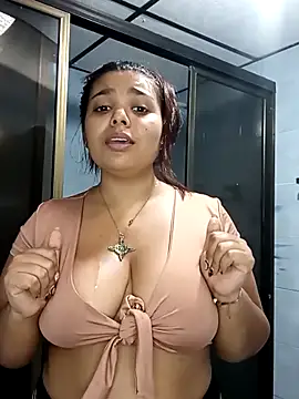 stefanie010 online show from February 2026 07:09:02 PM