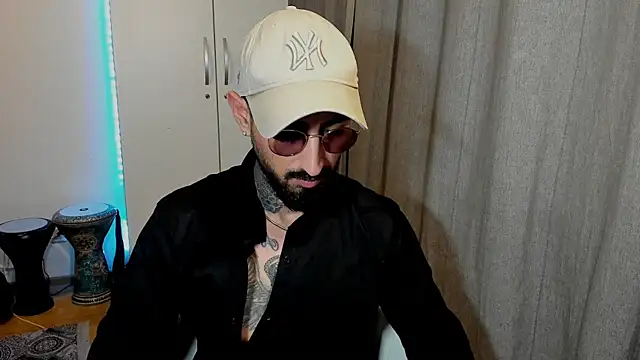 Snapshot of Baddfuckerr chatting on January 2025 03:25:01 PM Baddfuckerr online show from January 2025 03:25:01 PM