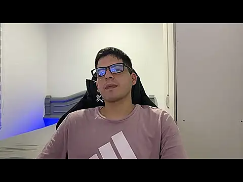 Snapshot of lordbeja chatting on April 2026 01:39:01 AM lordbeja online show from April 2026 01:39:01 AM