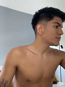 santiago 01 online show from November 2025 04:00:01 PM