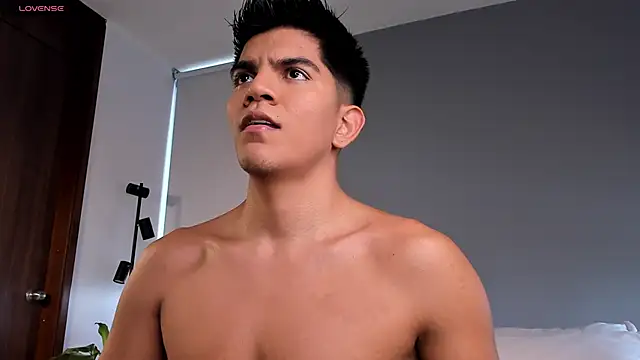 santiago 01 online show from April 2026 08:28:02 PM