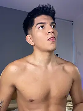 santiago 01 online show from April 2026 11:07:02 PM