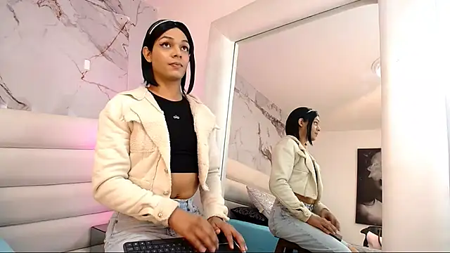 emily lady20 online show from May 2026 01:09:02 PM